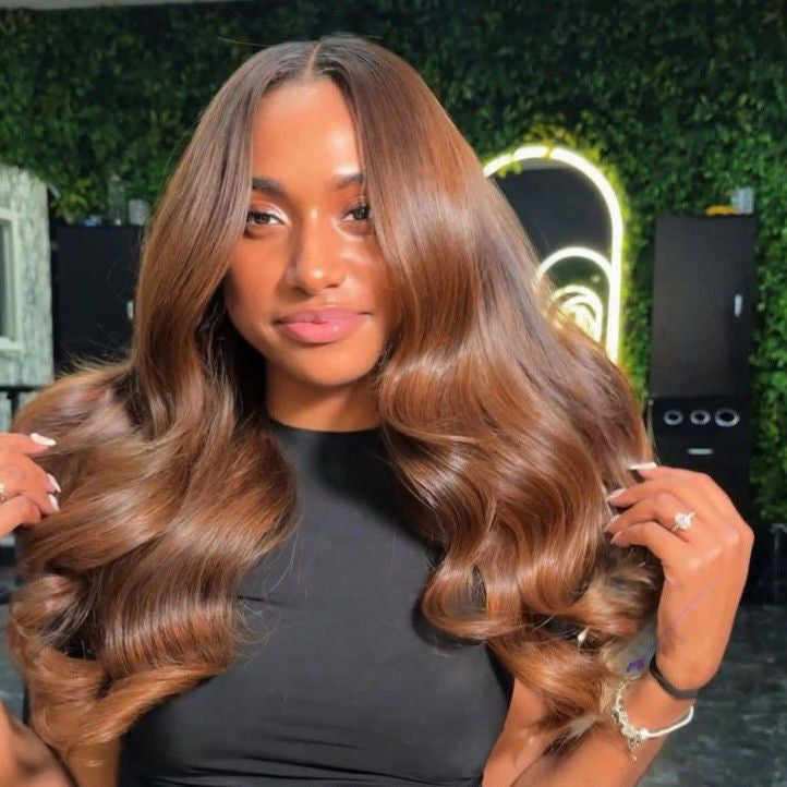 “Mocha Muse” – 18" HD Lace Front Wig (Brown)